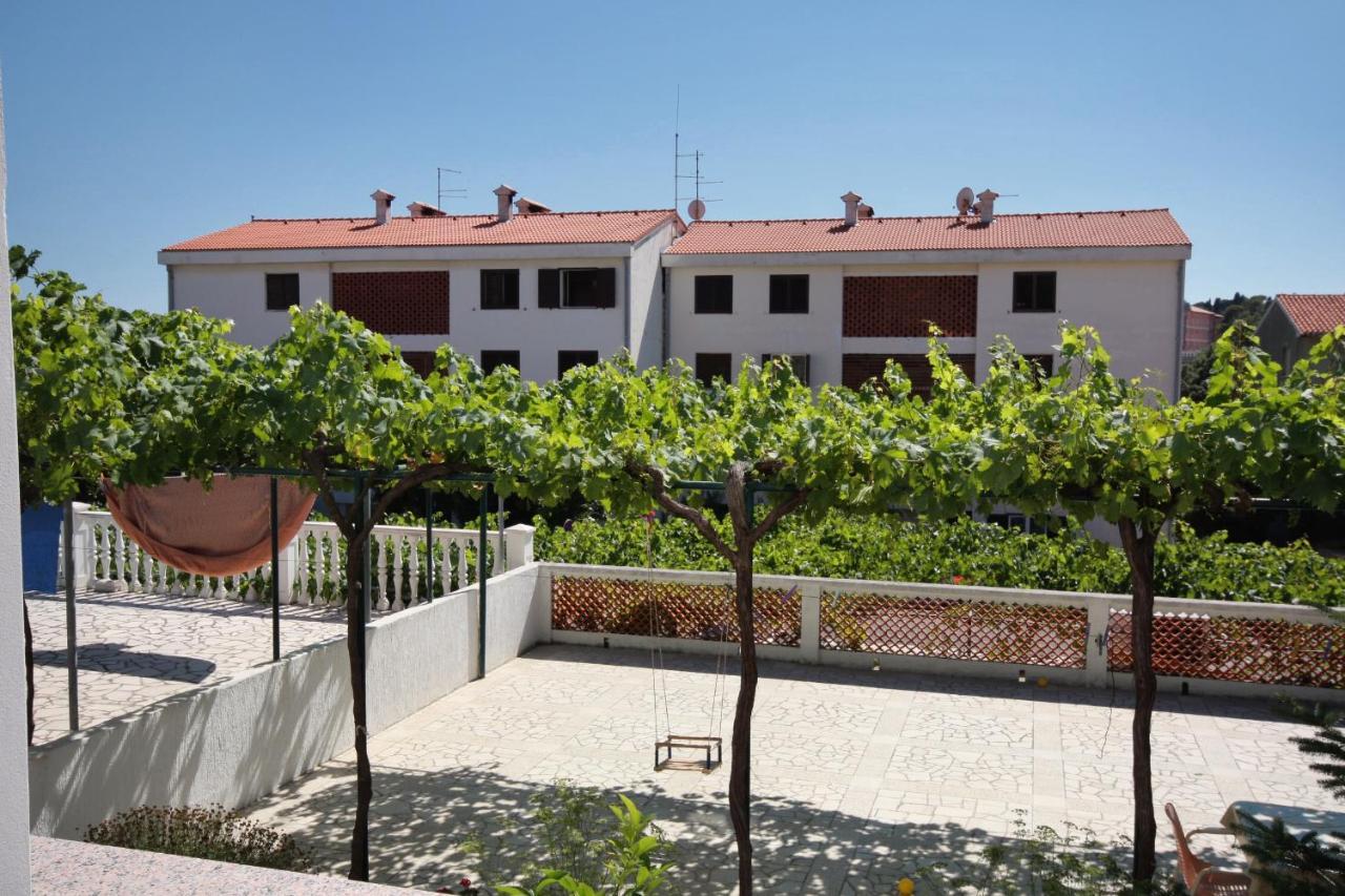 Apartments And Rooms With Parking Space Palit, Rab - 5061 Екстериор снимка