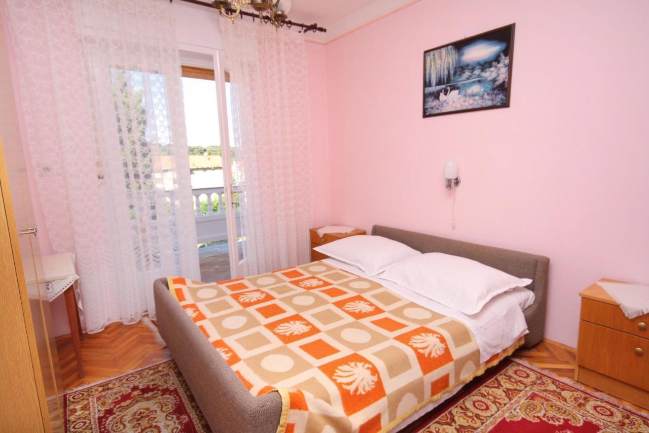 Apartments And Rooms With Parking Space Palit, Rab - 5061 Екстериор снимка