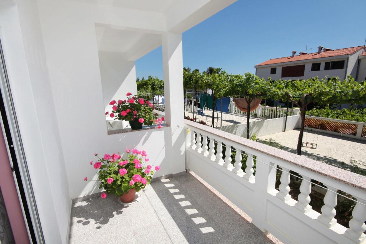 Apartments And Rooms With Parking Space Palit, Rab - 5061 Екстериор снимка